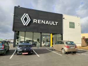Garage Renault réalisé par Première Avenue Architecteurs